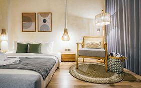 Alaya Homes B - Stylish Japandi Loft Suite In Seminyak